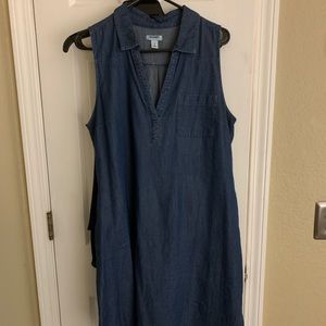 Sleeveless denim dress